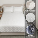 Plaid Poinsettia Patchwork | Quilted Bedding Set